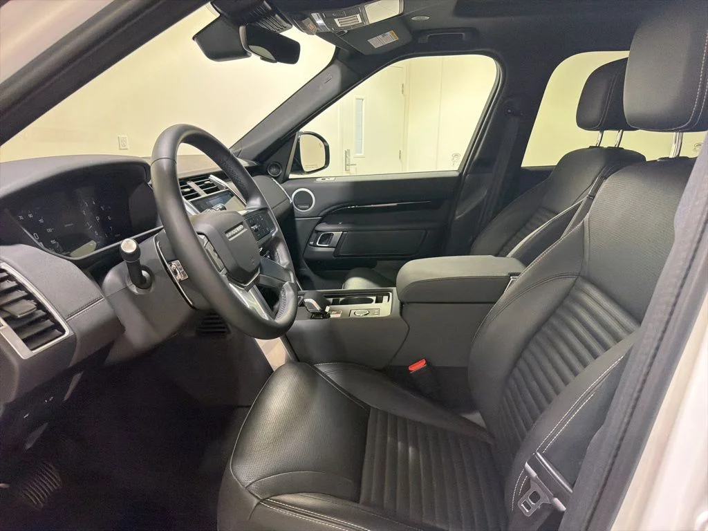 Certified Used 2025 Fuji White Land Rover S image 11