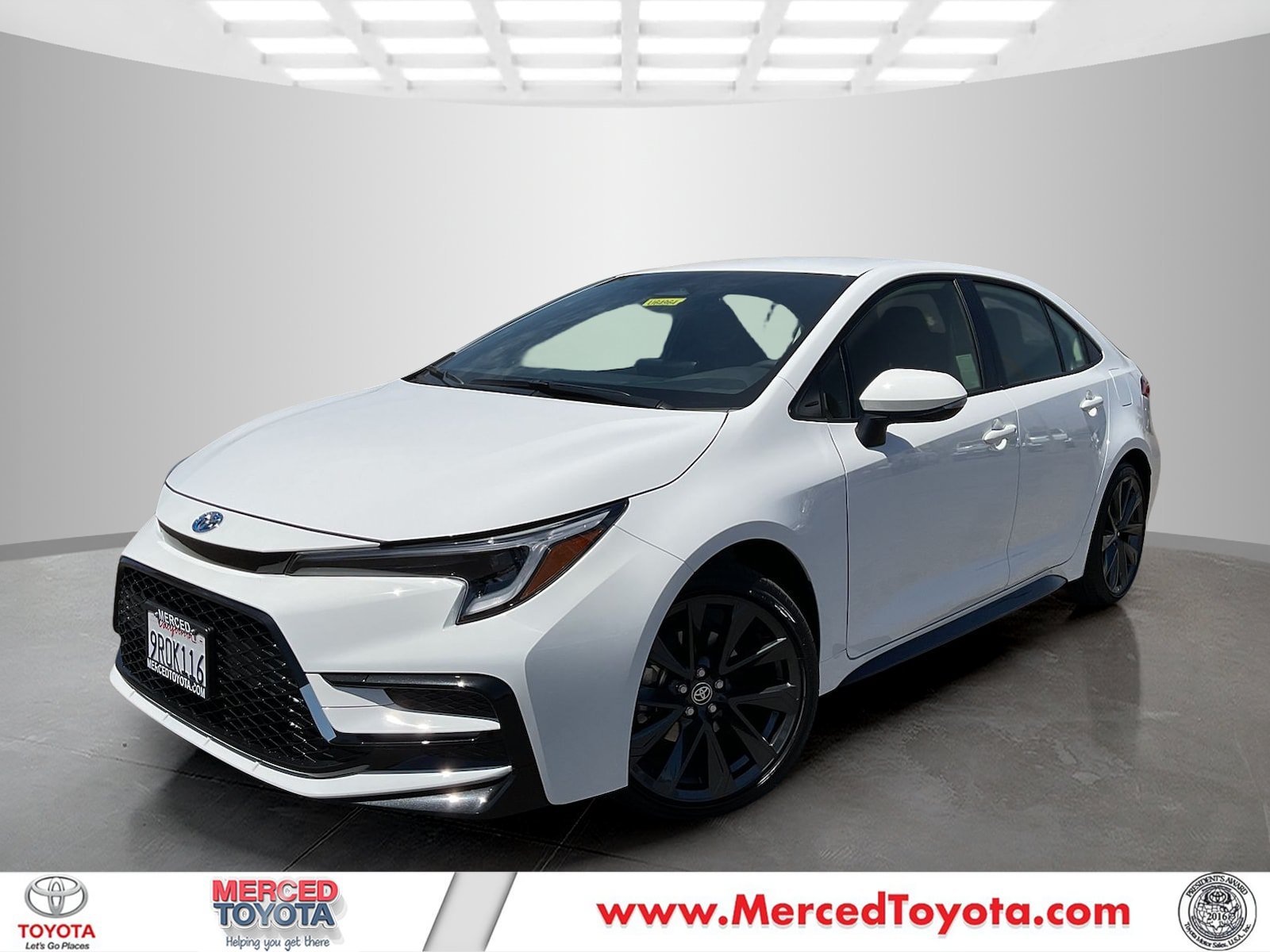 Certified Used 2025 Ice Toyota Hybrid SE image 1