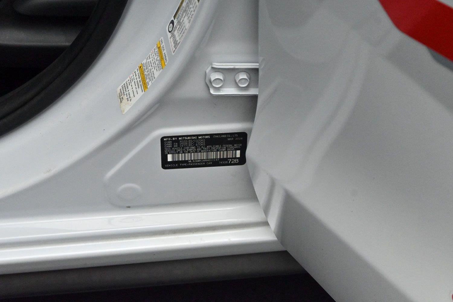 Used 2024 White Diamond w/Black Roof Mitsubishi Ralliart image 30