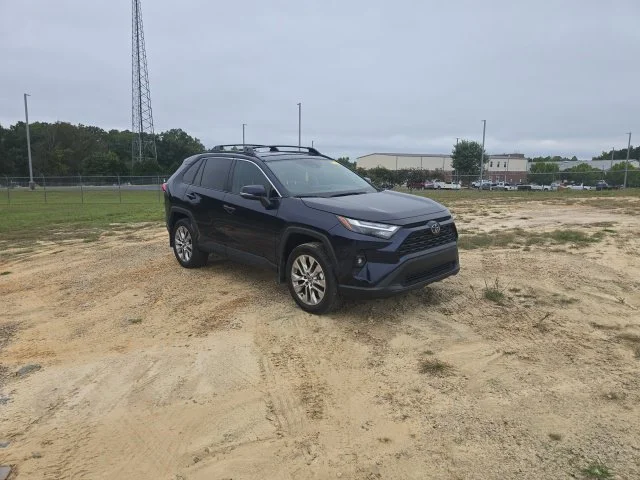 Used 2025  Toyota XLE Premium image 13