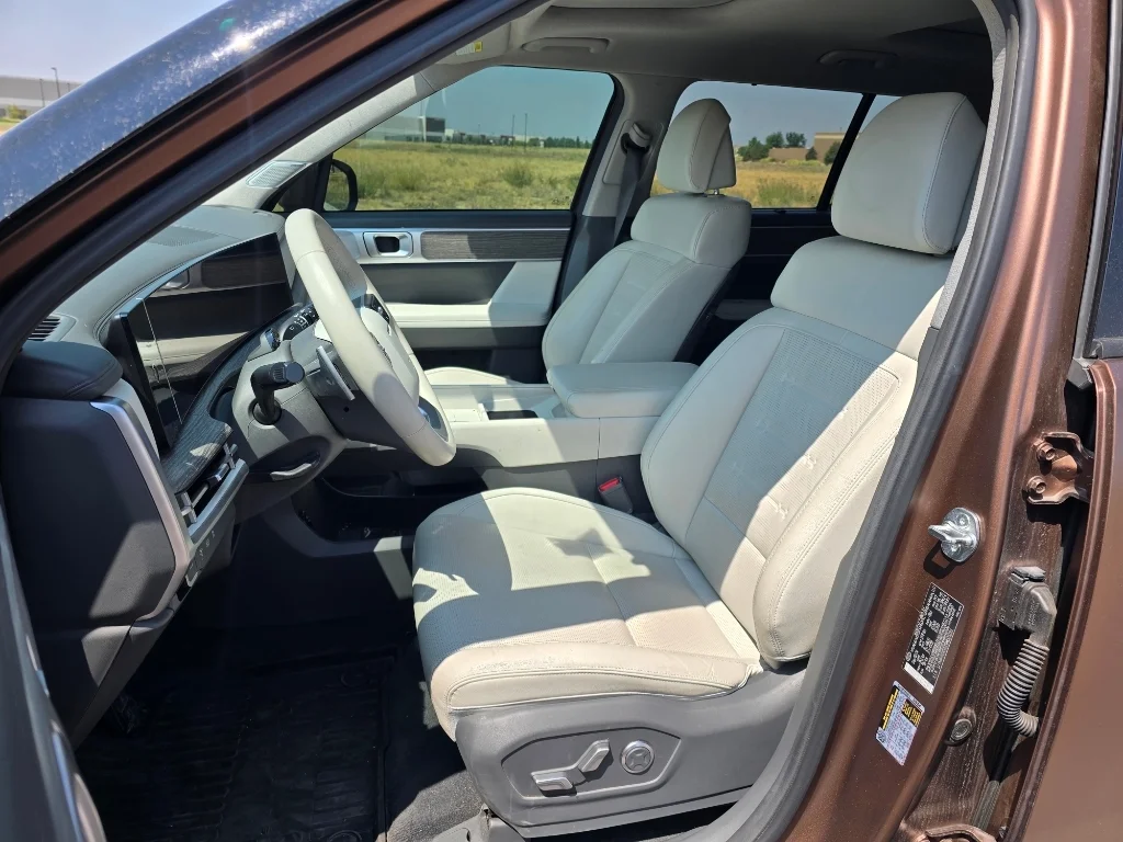 Used 2025 Earthy Brass Matte Hyundai Limited image 12