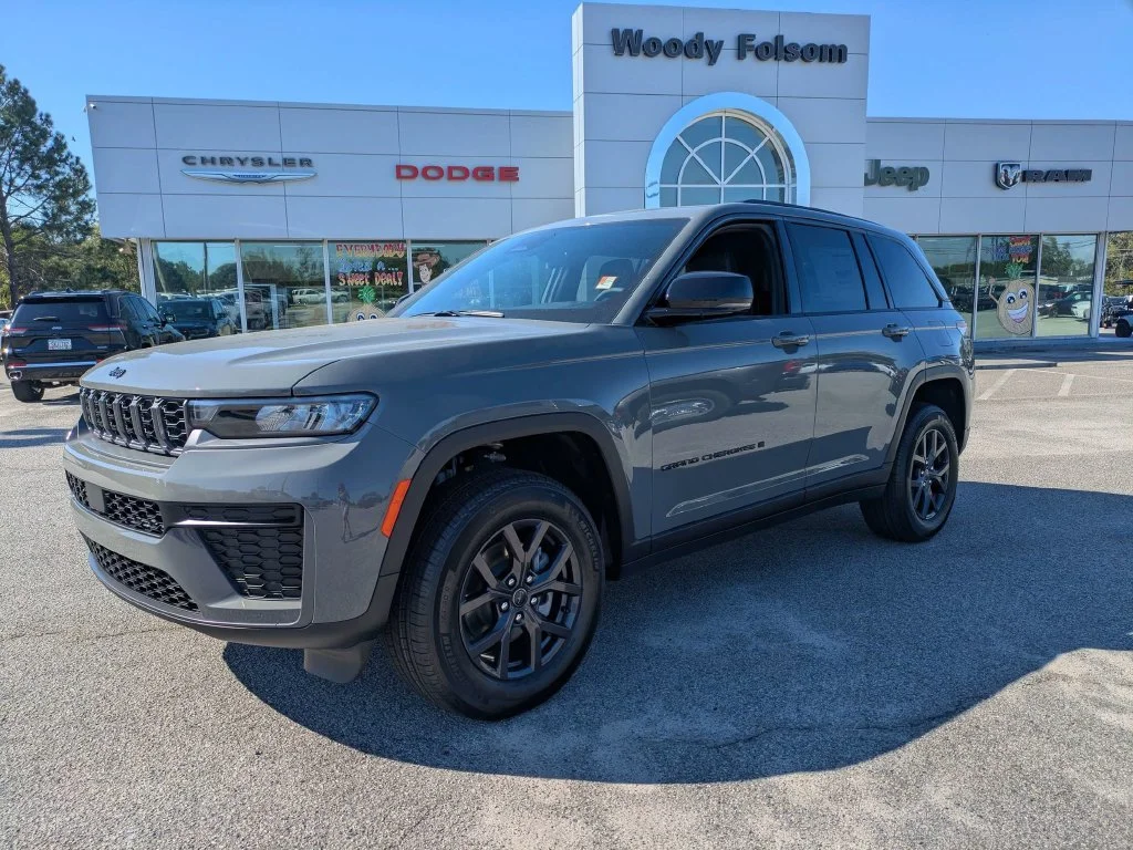 New 2027 Sting-Gray Clear-Coat Paint Jeep  image 8