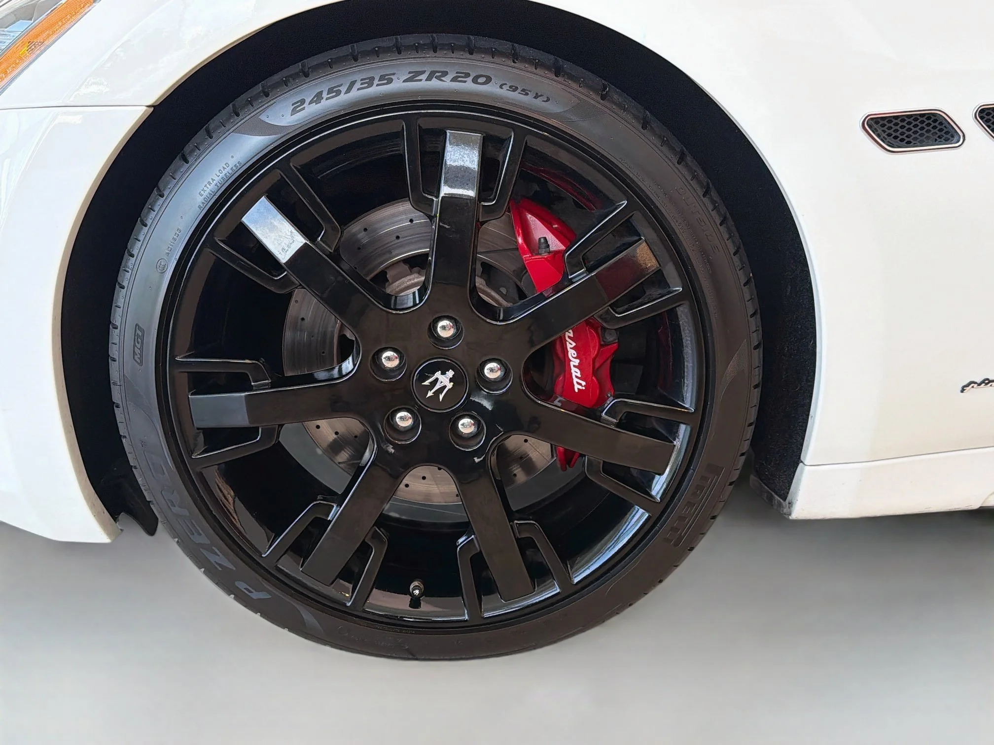 Used 2018  Maserati Sport image 40