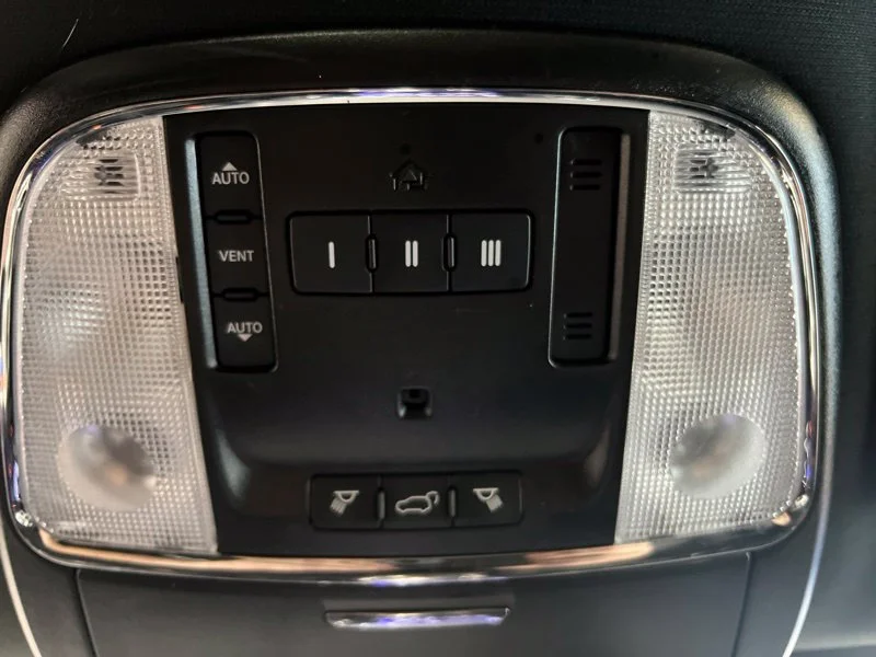 Used 2020 Blue Jeep Limited image 28