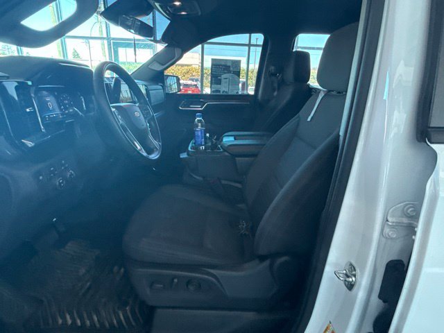 Used 2025 White Chevrolet LT image 6