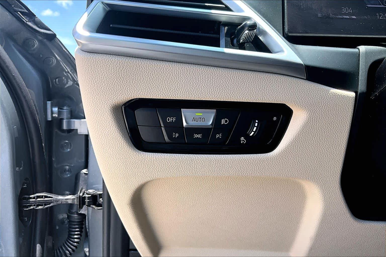 Used 2026 Skyscraper Grey Metallic BMW 330i NA image 33