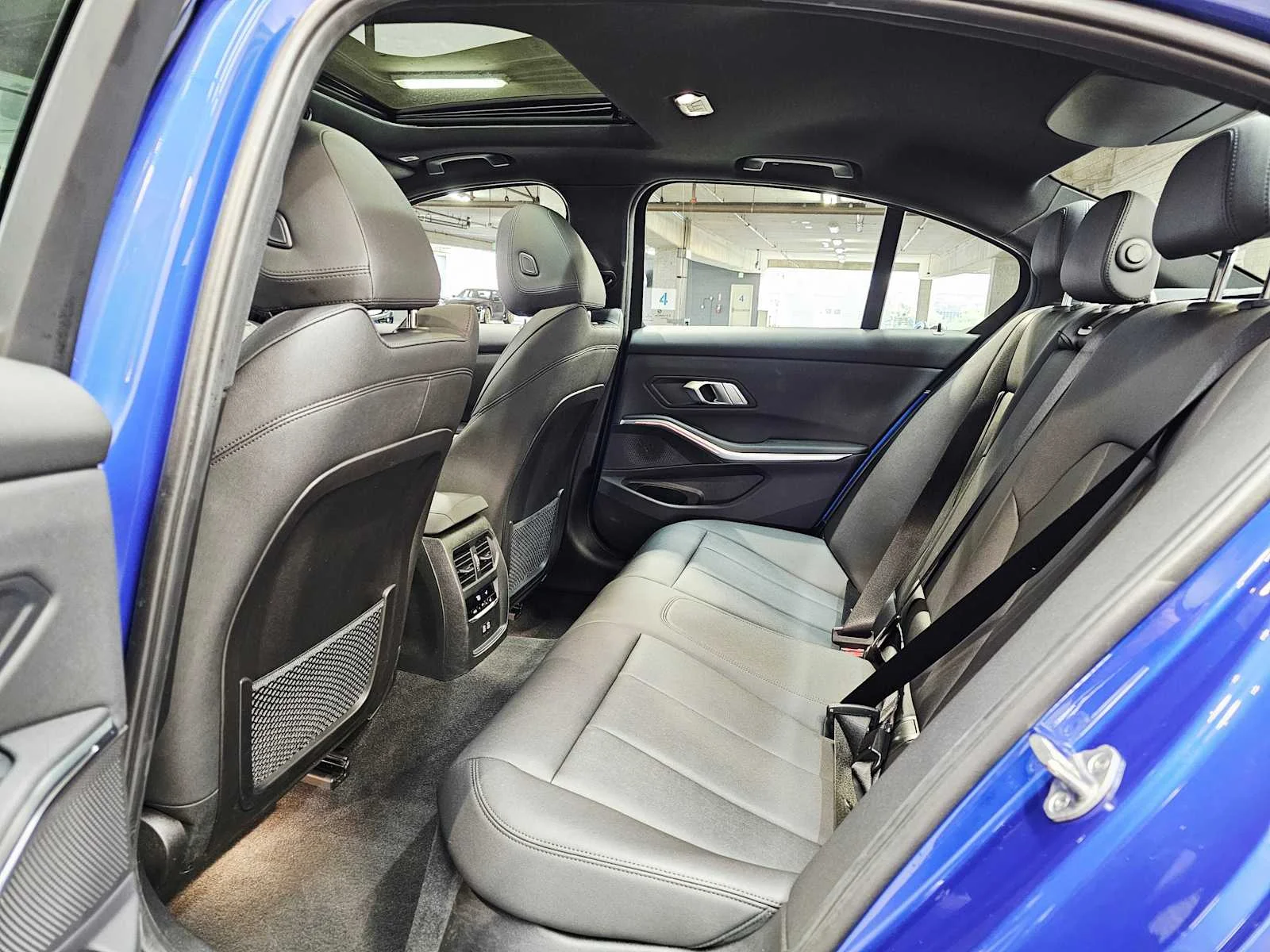 Used 2021 Portimao Blue Metallic BMW xDrive image 27