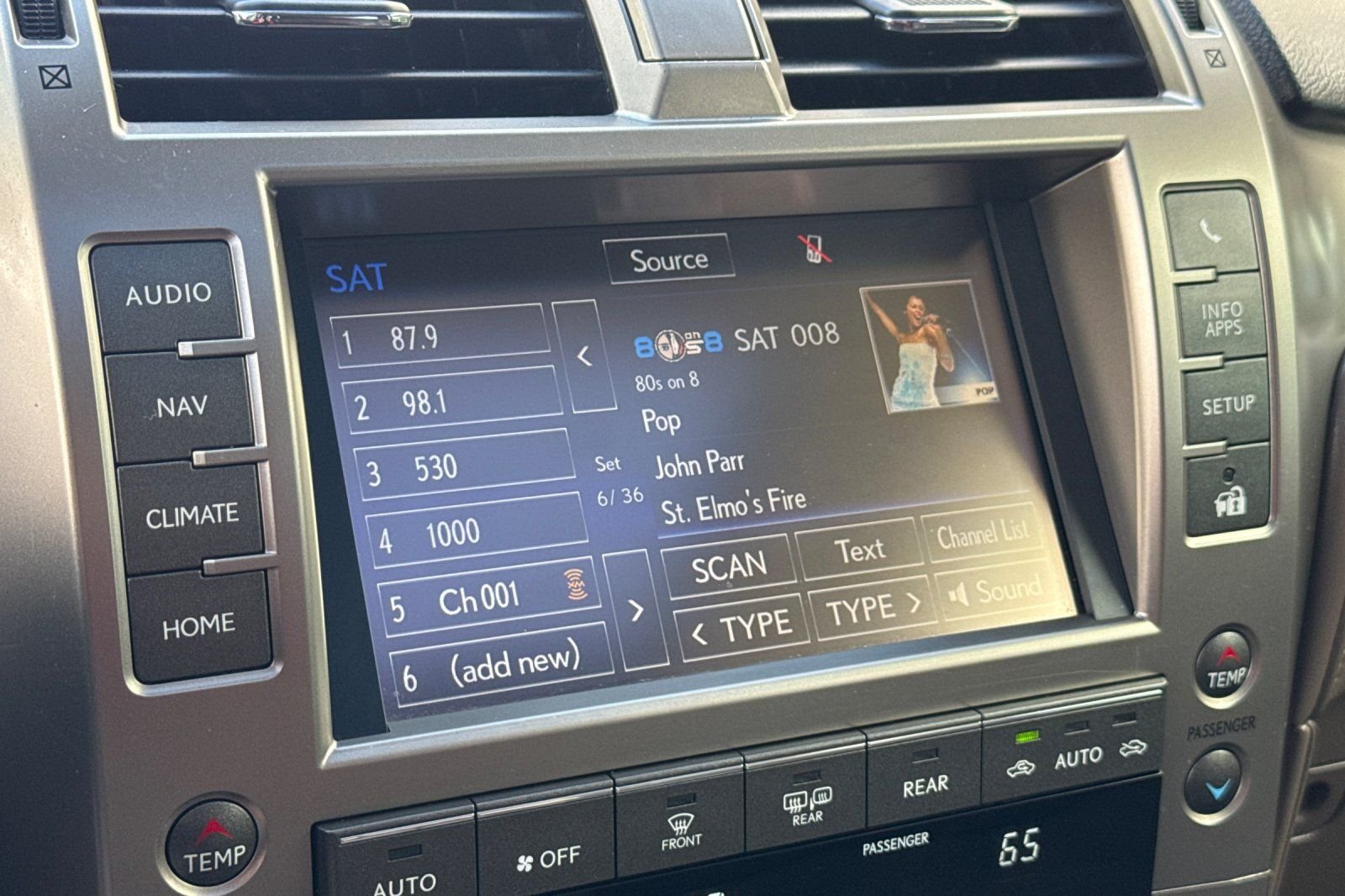 Used 2019  Lexus 460 Luxury image 19