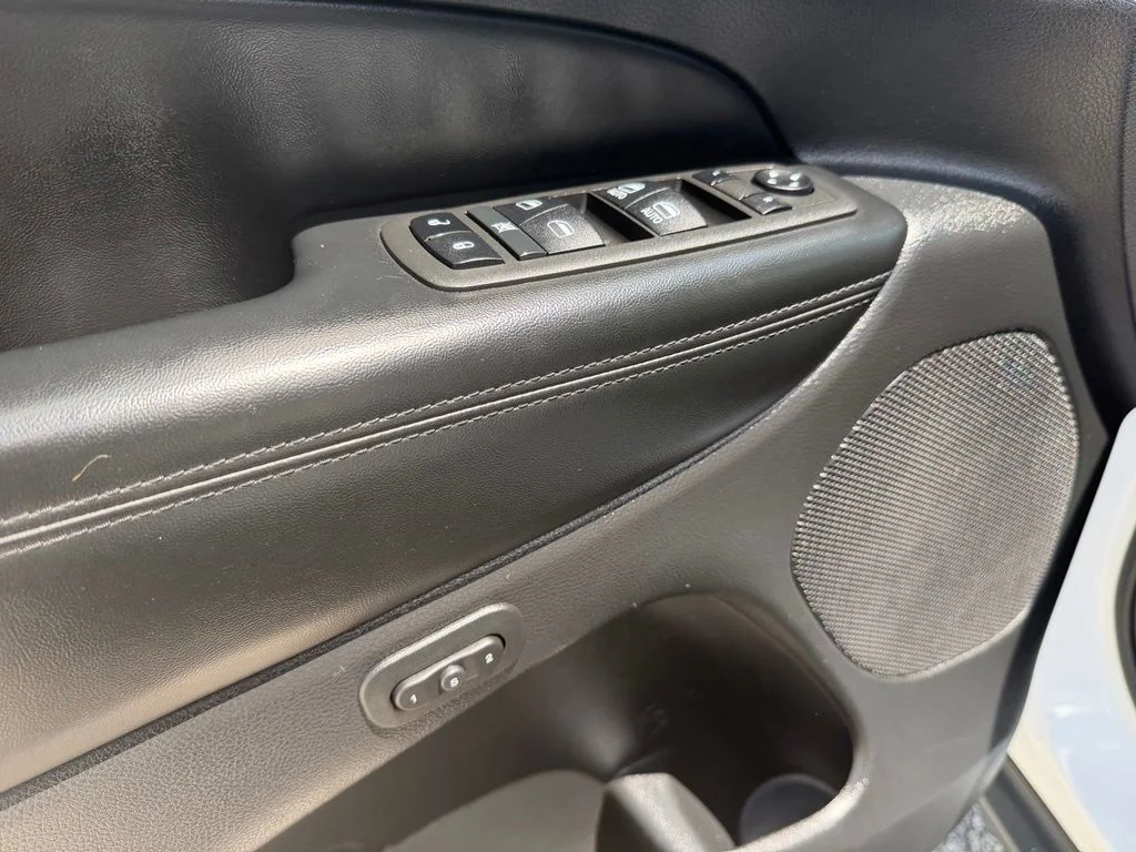 Certified Used 2022 White Jeep Limited image 10