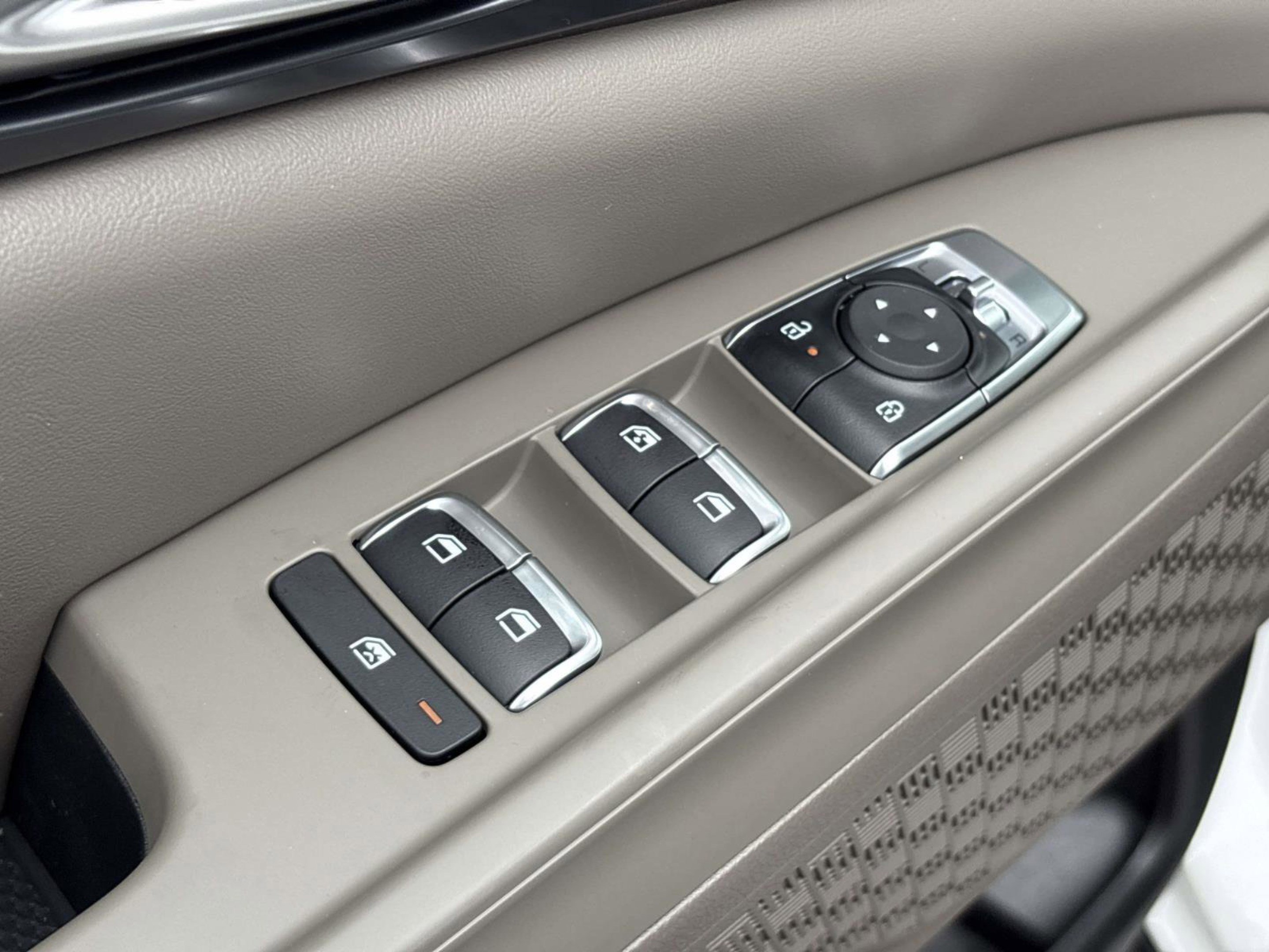 New 2026 Snow White Pearl Kia LXS image 20
