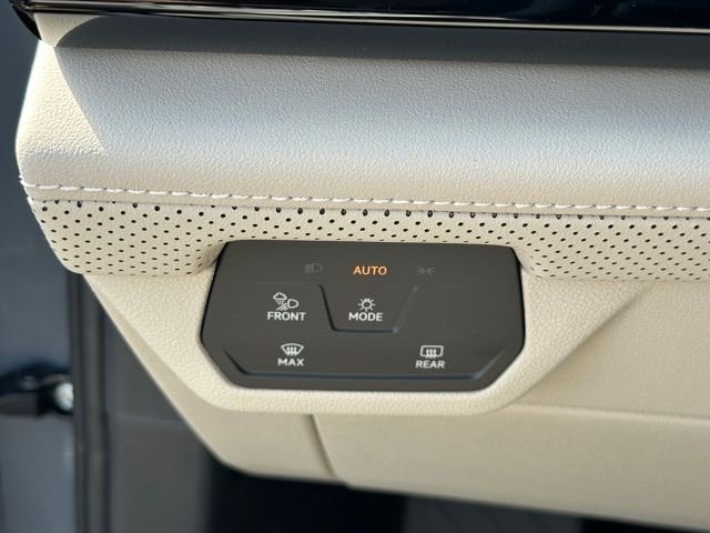 New 2026 Pure Gray Volkswagen 2.0T SE w/Technology image 23