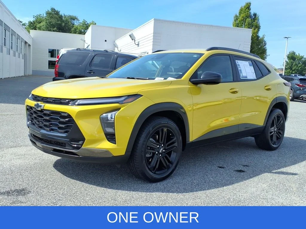 Used 2024 Yellow Chevrolet ACTIV image 3