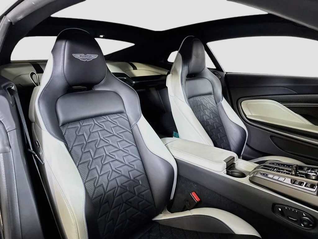 Used 2025 Oberon Black Aston Martin V12 image 16