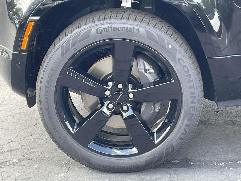 New 2026 Santorini Black Land Rover X-Dynamic SE image 12