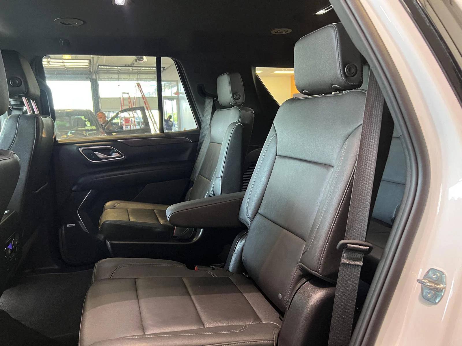 Used 2022 Summit White Chevrolet Z71 image 19
