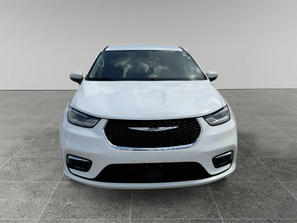 Used 2023 Bright White Clearcoat Chrysler Touring L image 2