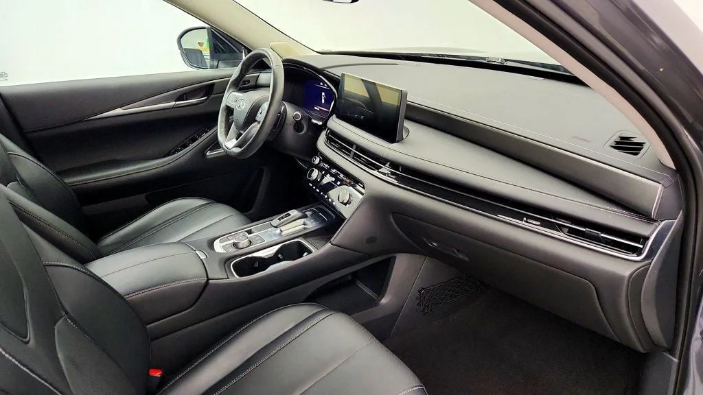 Used 2023 Graphite Shadow INFINITI LUXE FWD image 26