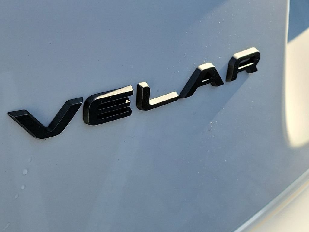 New 2026 Fuji White Land Rover Dynamic SE image 10