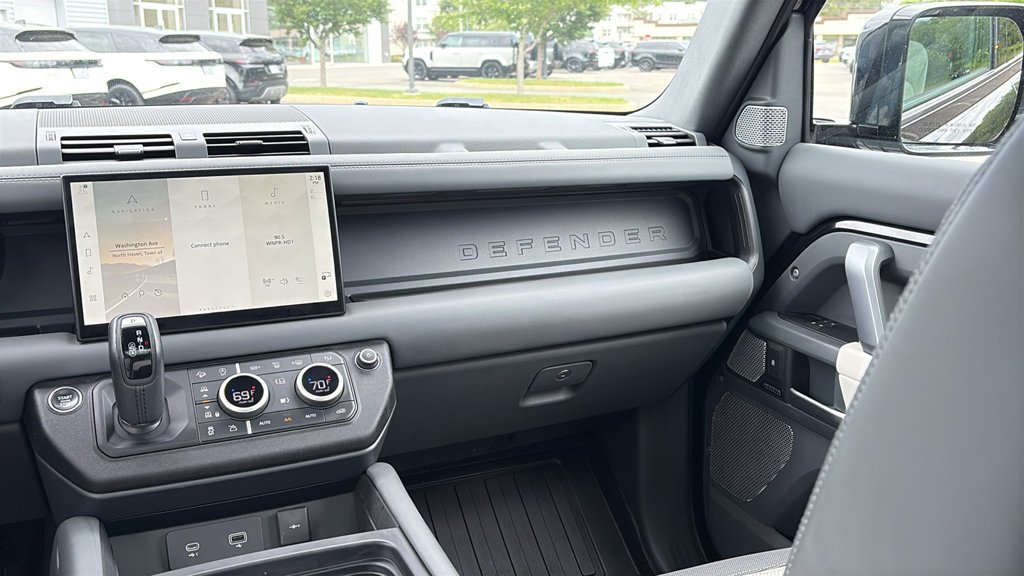 Certified Used 2023 Black Land Rover X-Dynamic SE image 23