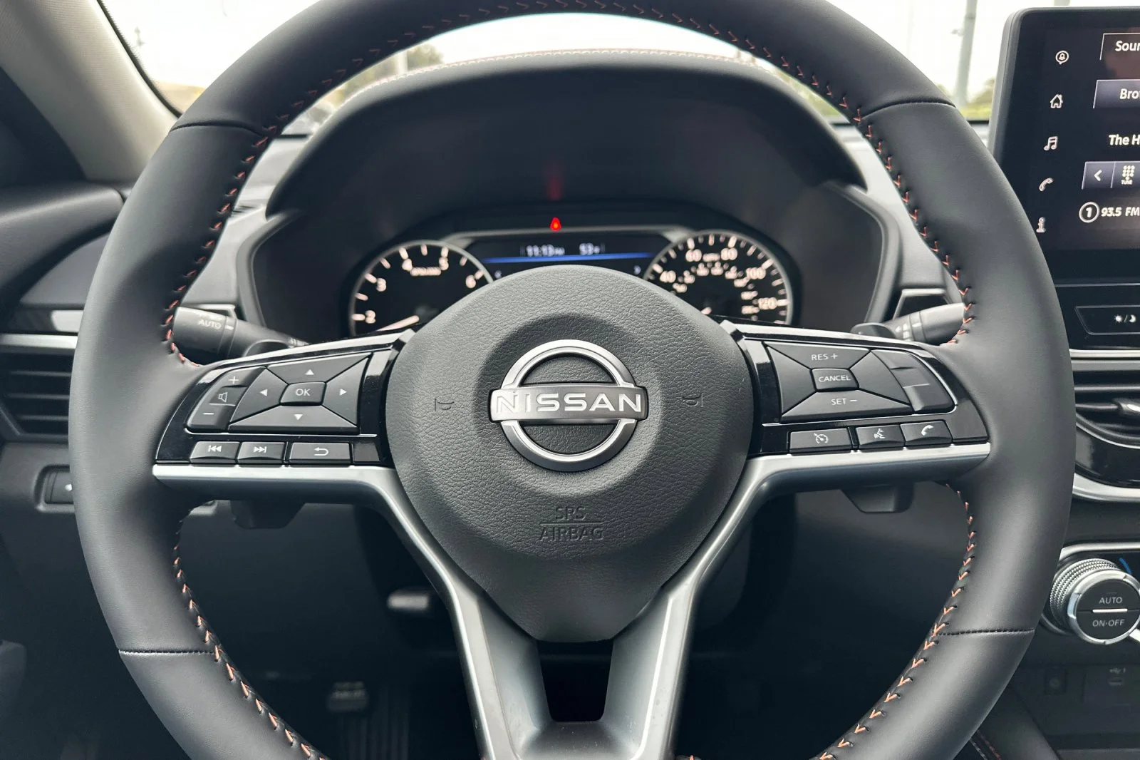 2025 Nissan Altima SR - Photo 22