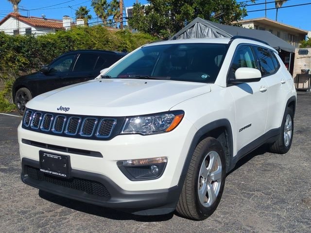 Used 2019 White Clearcoat Jeep Latitude image 3