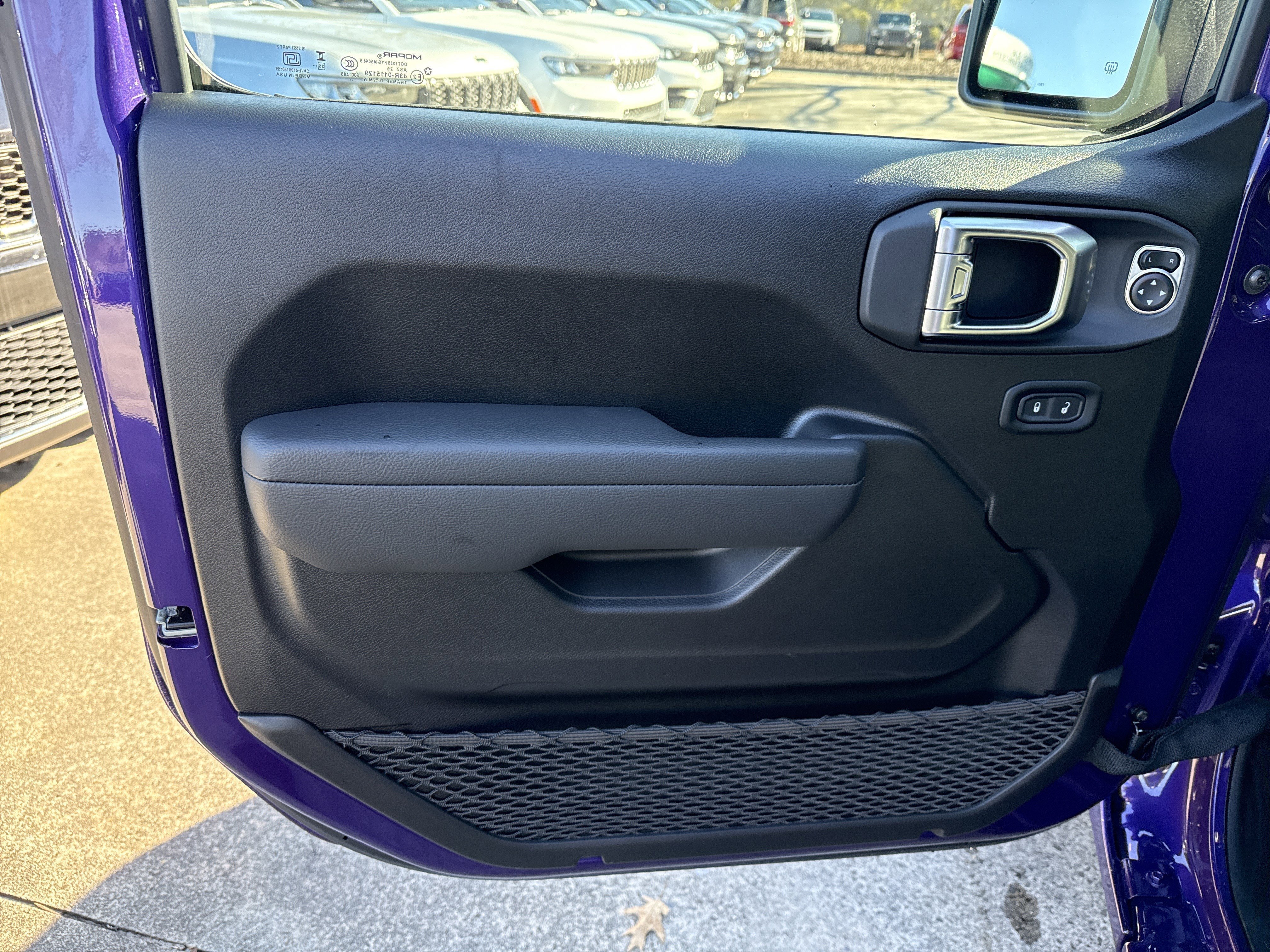 New 2026 Reign Jeep Sport S image 10