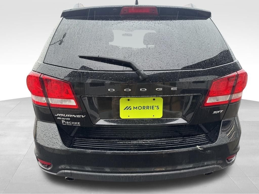 Used 2016 Black Dodge SXT image 8