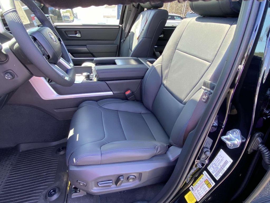 2025 Toyota Tundra Platinum - Photo 18