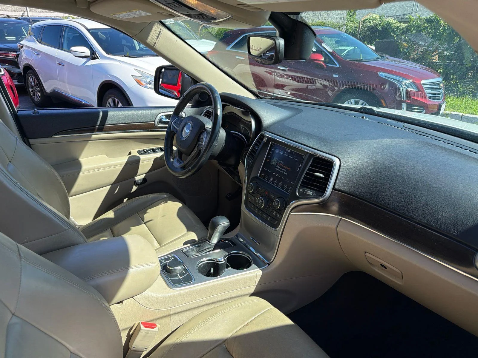 Used 2018 White Jeep Limited image 12