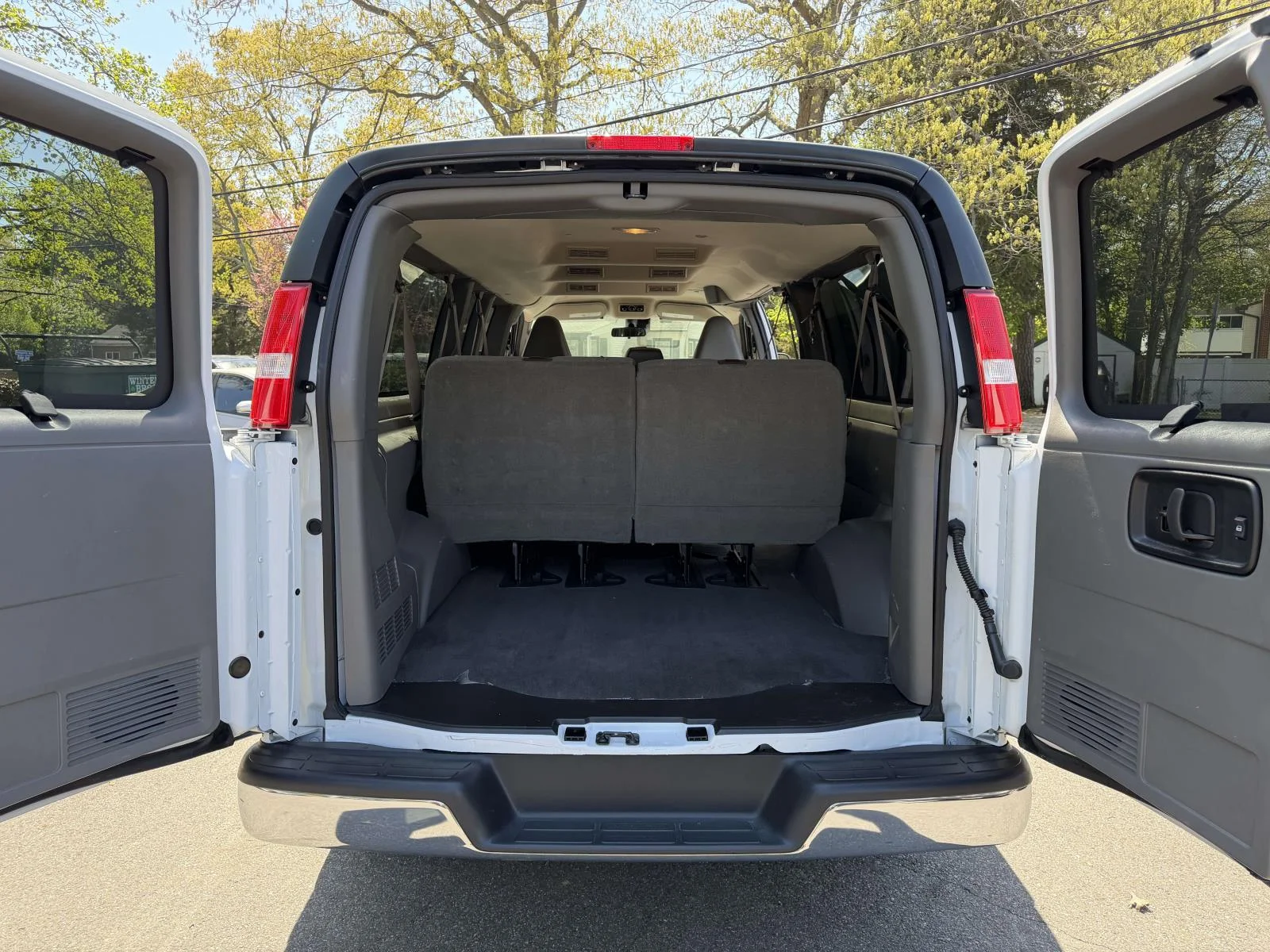 Used 2025 White GMC LT image 12