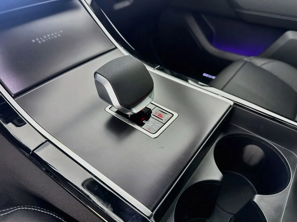 New 2026 Charente Grey Land Rover Belgravia Edition image 17
