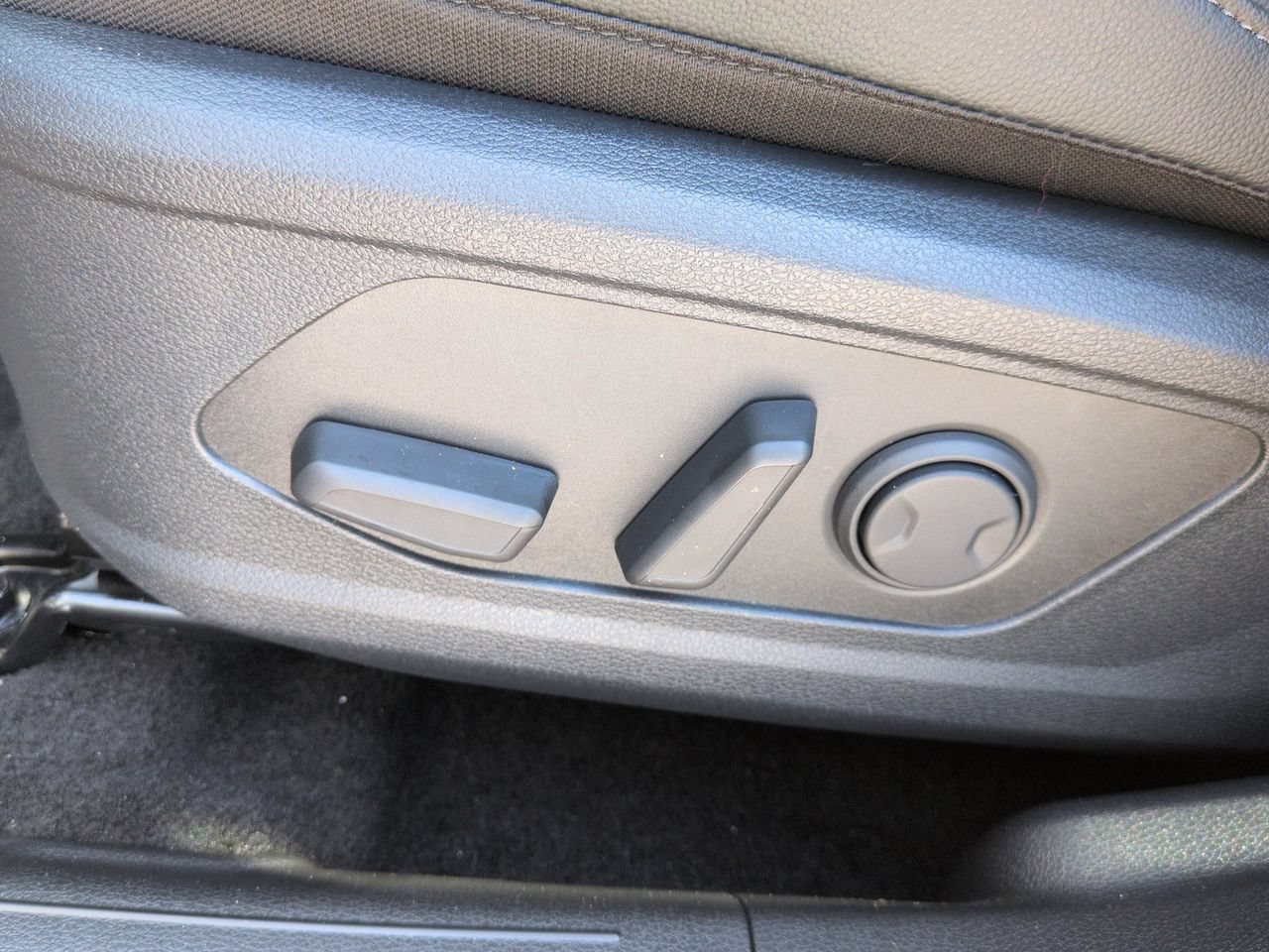 New 2026 Ebony Black Kia EX image 18
