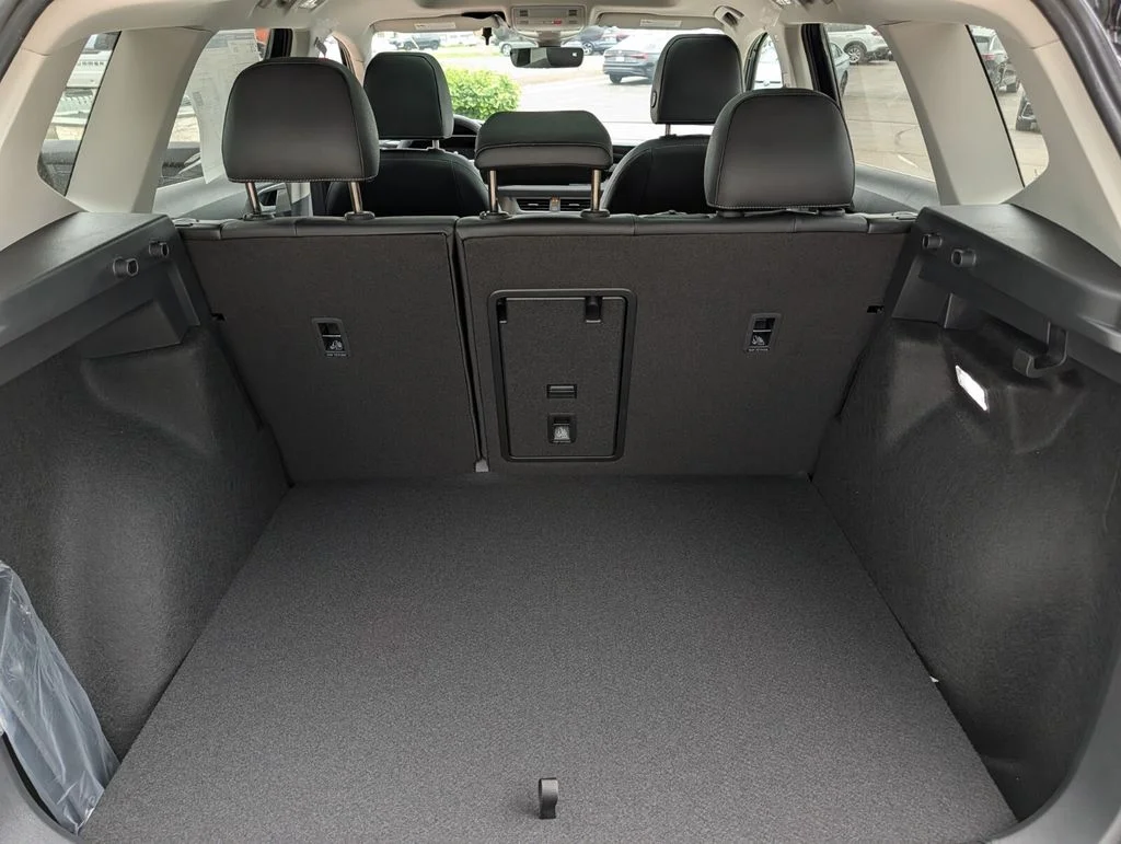 New 2026 Black Volkswagen 1.5T SE Black image 15