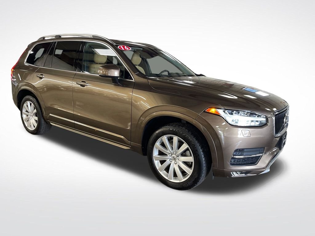 Used 2016 Blue Volvo T6 Momentum image 7