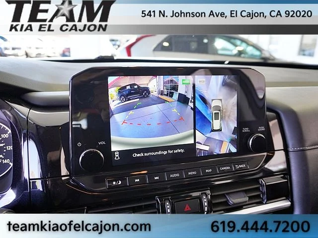 Used 2024 Silver Nissan SL image 31