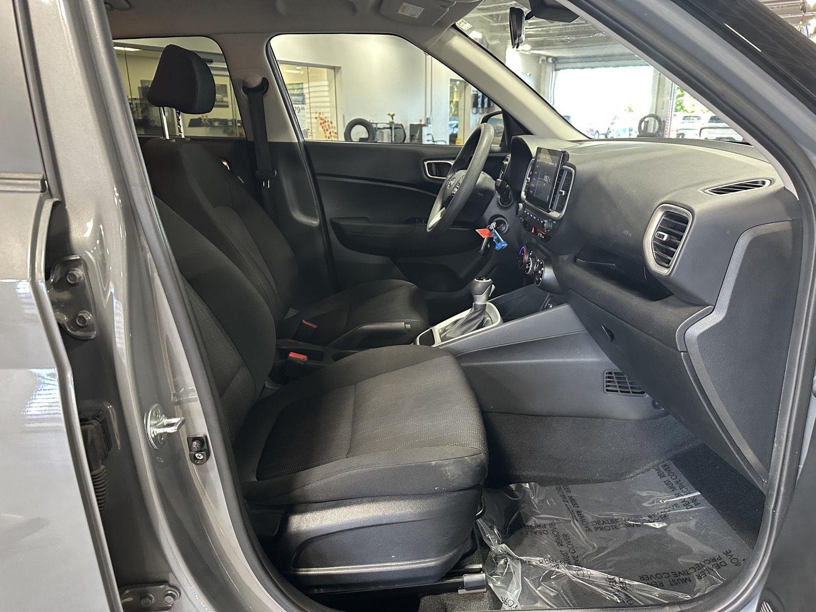 Certified Used 2022 Galactic Gray Hyundai SE image 3