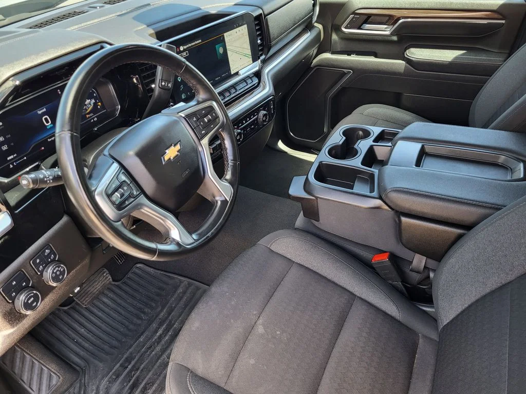 Used 2025 Sterling Gray Metallic Chevrolet LT image 10