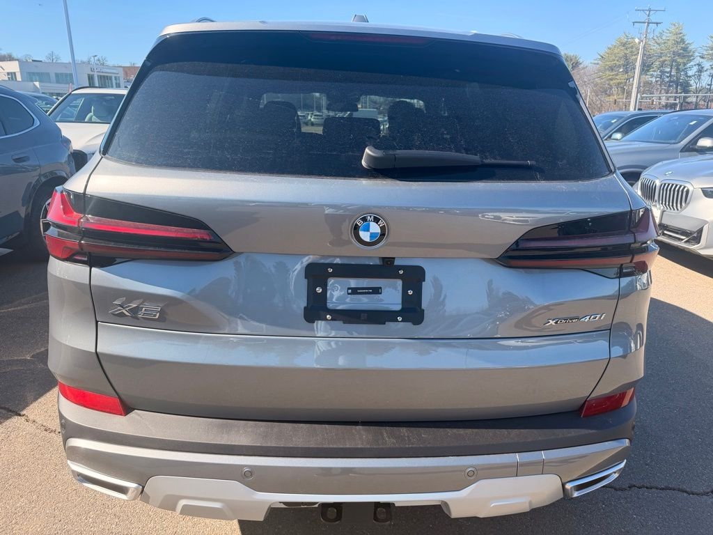 New 2026 Skyscraper Grey Metallic BMW xDrive40i image 4