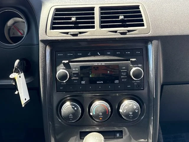 Used 2009 Brilliant Black Pearl Dodge R/T image 14