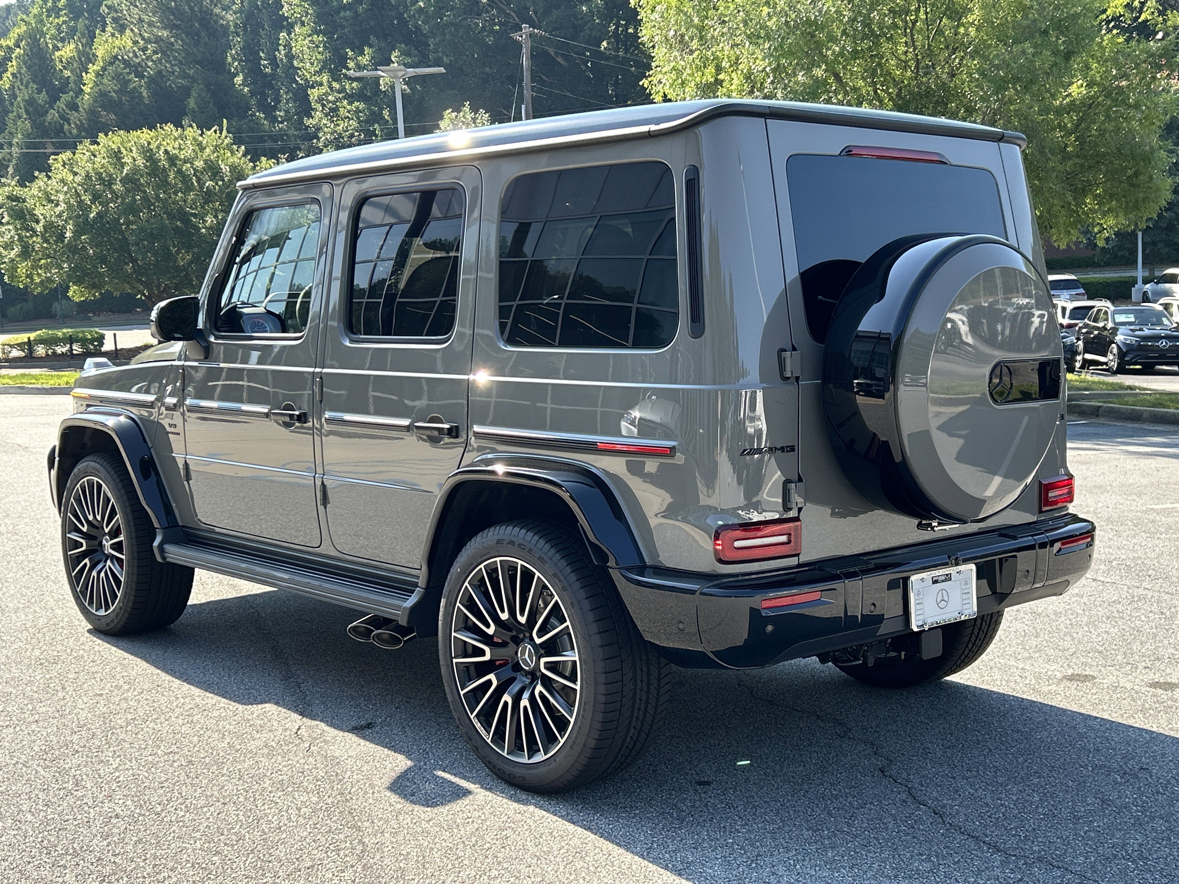 New 2026 MANUFAKTUR Arabian Grey Non- Metallic Mercedes-Benz AMG® G 63 SUV image 11