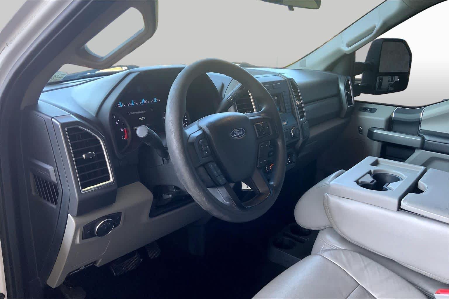 Used 2018 Oxford White Ford XLT image 16