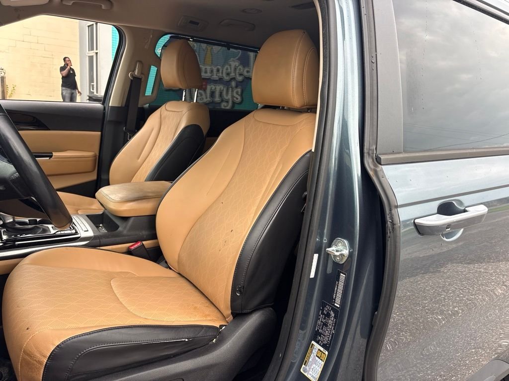 2022 Kia Carnival EX - Photo 8