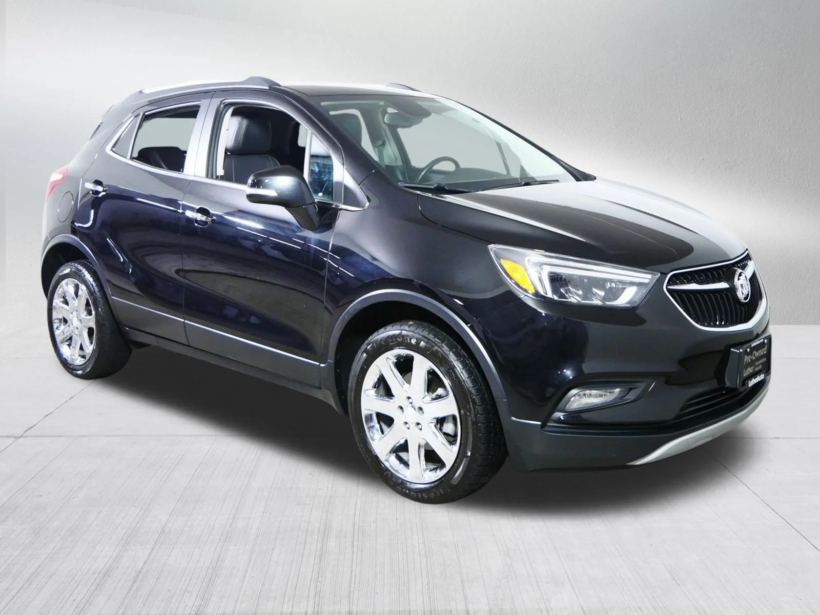 Used 2018 Ebony Twilight Metallic Buick Essence image 1