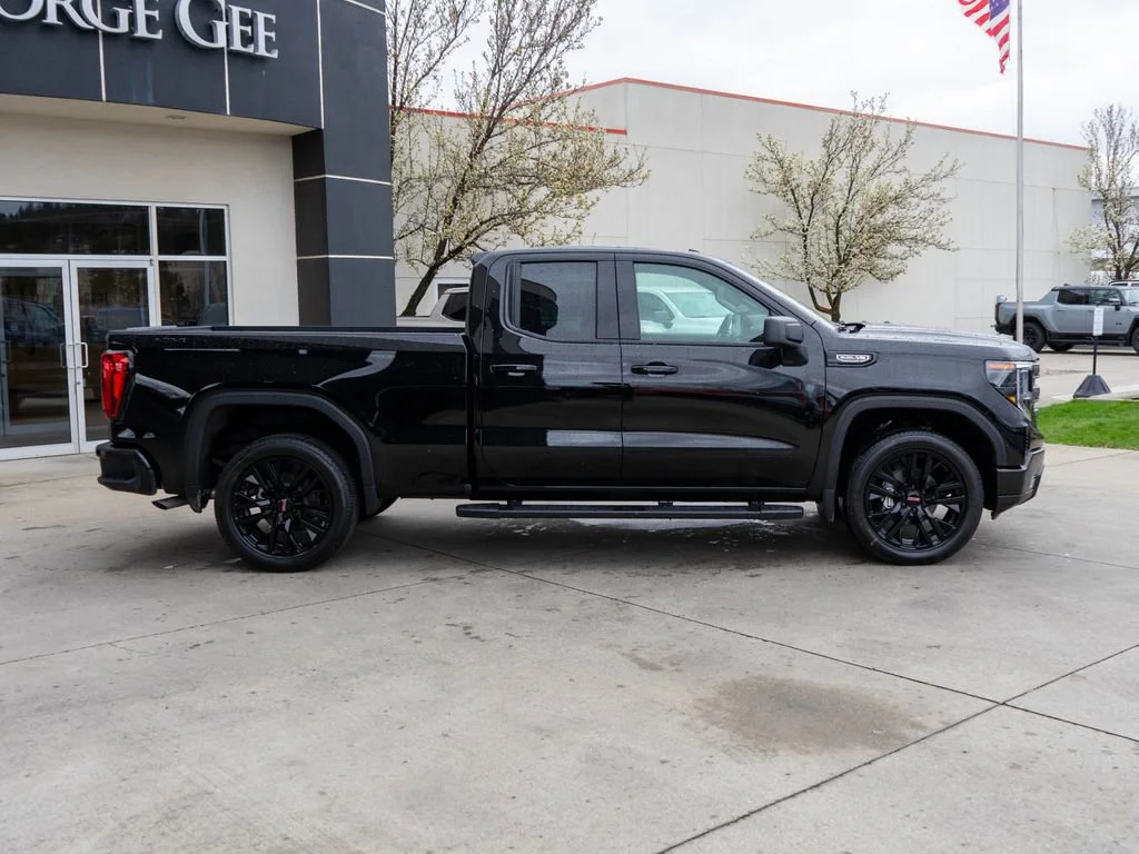New 2026 Onyx Black GMC Elevation image 8