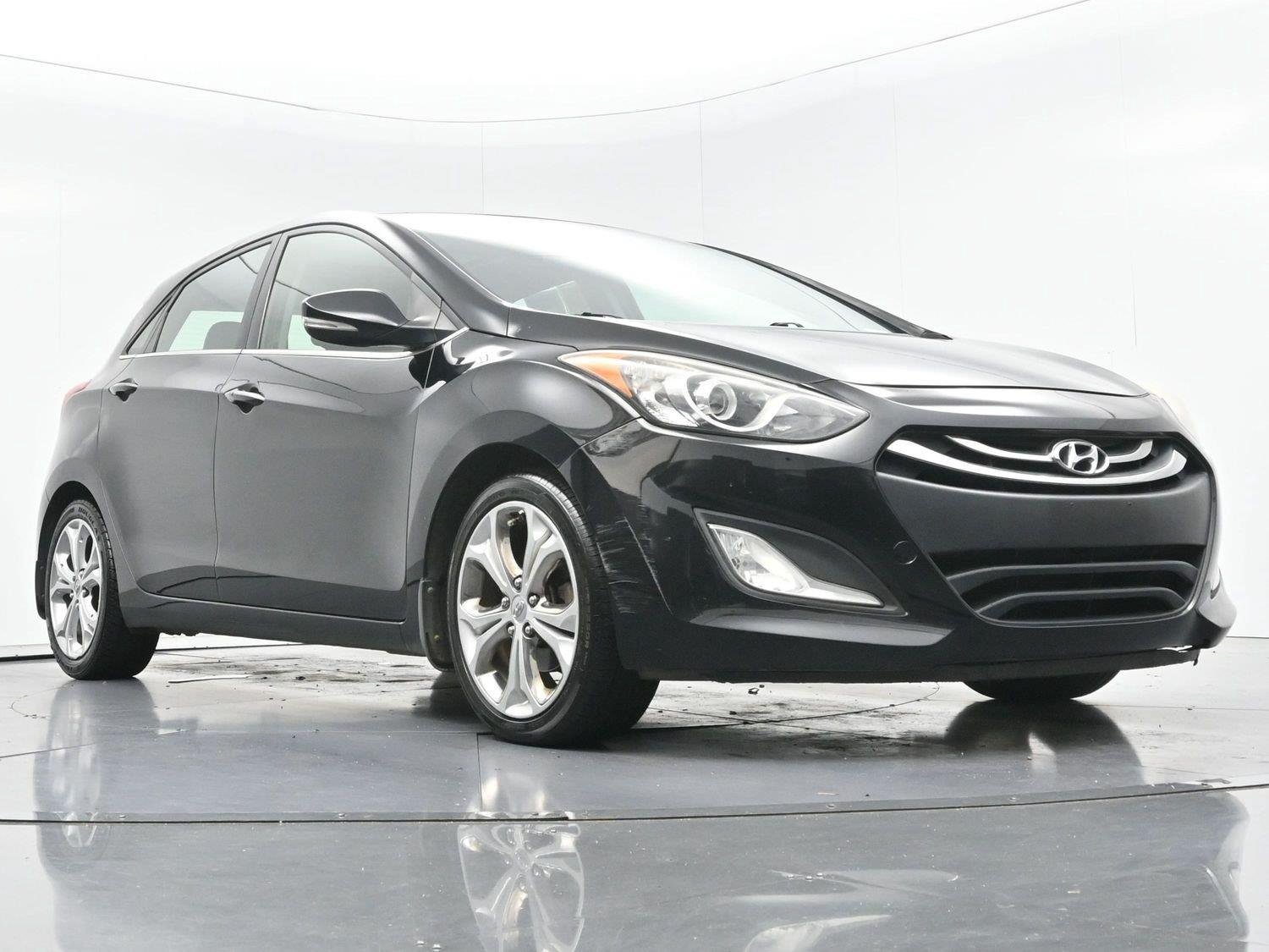Used 2013 Black Noir Pearl Hyundai 5dr HB Auto PZEV image 45