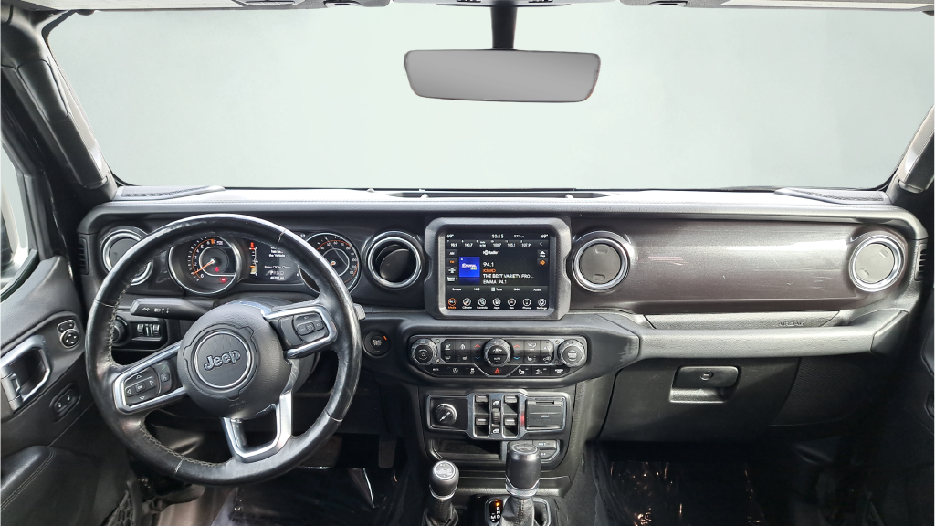 Used 2020 Black Jeep Unlimited Sahara Altitude image 17