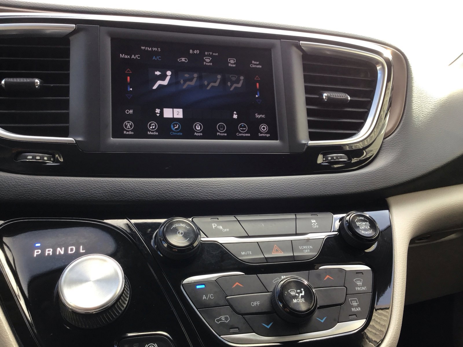 Used 2018 Velvet Red Pearlcoat Chrysler L image 17