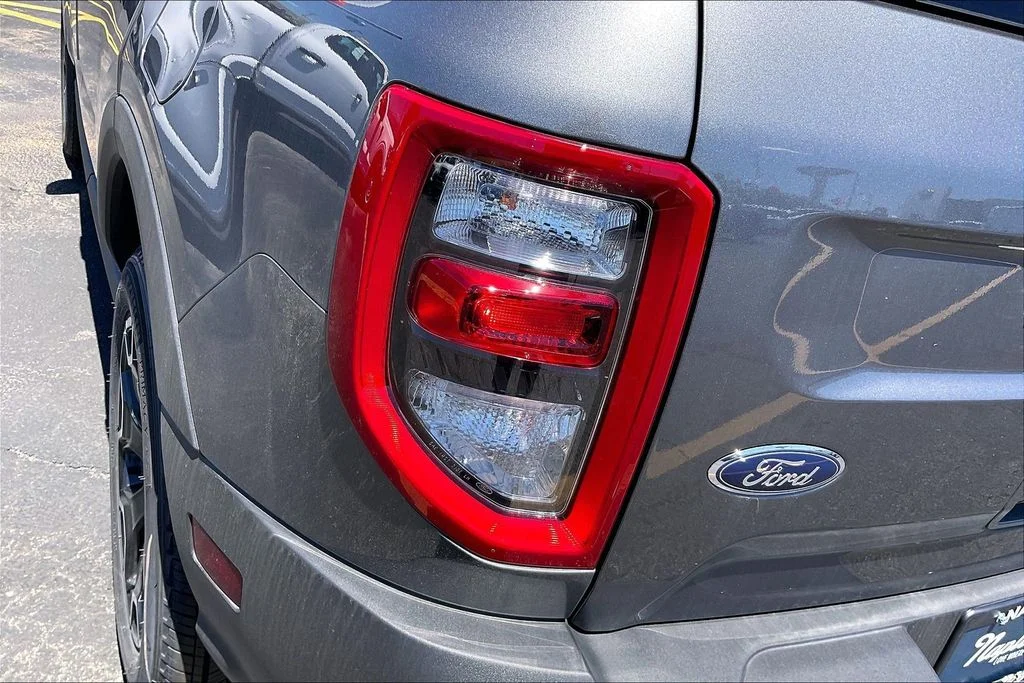 New 2025 Carbonized Gray Metallic Ford Outer Banks® image 30