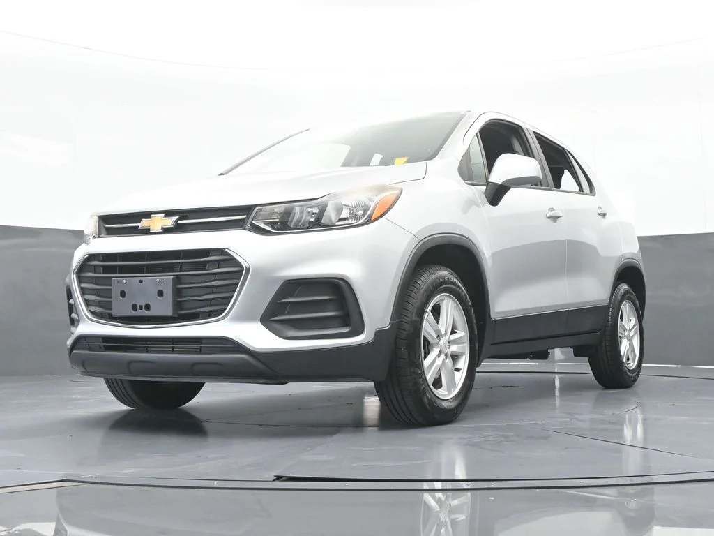 Used 2017 Silver Ice Metallic Chevrolet LS image 51
