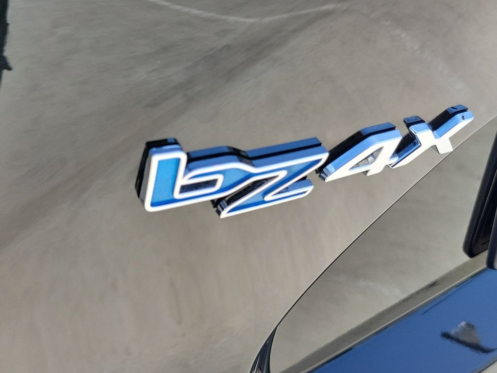 Used 2025 Black Toyota XLE image 10